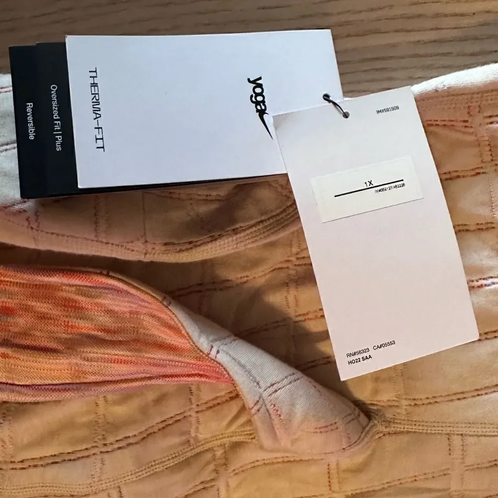 Nike Yoga Therma-FIT Luxe Reversible Jacquard Top In Cream and Pink - Sz 1X NWT